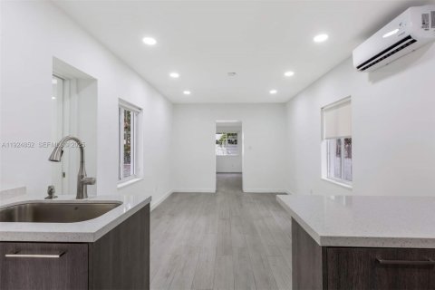 Снять в аренду квартиру в Майами, Флорида 1 спальня, 52.77м2, № 1983722 - фото 6