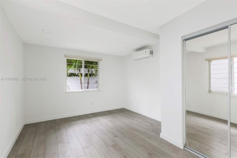 Снять в аренду квартиру в Майами, Флорида 1 спальня, 52.77м2, № 1983722 - фото 8