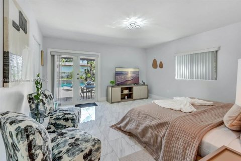 Casa en alquiler en Hallandale Beach, Florida, 3 dormitorios, 125.51 m2 № 1953177 - foto 11