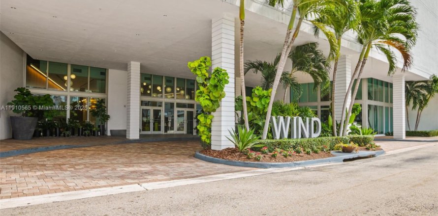 Кондоминиум с 2 спальнями в Майами, Флорида № 1966125