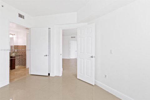 Купить кондоминиум в Майами, Флорида 2 спальни, 95.69м2, № 1966125 - фото 21