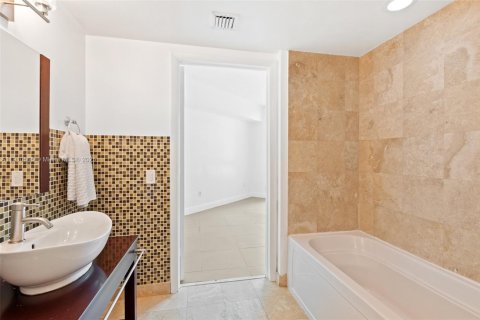 Купить кондоминиум в Майами, Флорида 2 спальни, 95.69м2, № 1966125 - фото 27