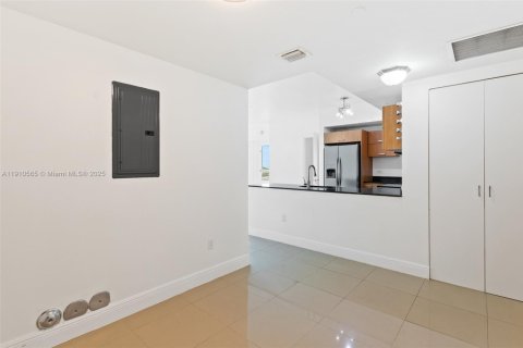 Купить кондоминиум в Майами, Флорида 2 спальни, 95.69м2, № 1966125 - фото 9