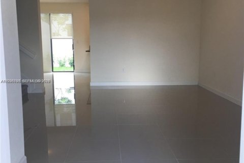 Touwnhouse à louer à Hialeah, Floride: 3 chambres, 152.73 m2 № 1995940 - photo 6