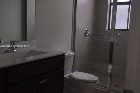 Touwnhouse à louer à Hialeah, Floride: 3 chambres, 152.73 m2 № 1995940 - photo 14