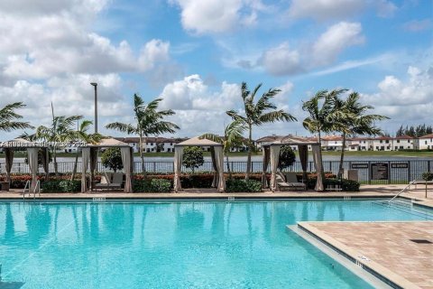 Touwnhouse à louer à Hialeah, Floride: 3 chambres, 152.73 m2 № 1995940 - photo 22