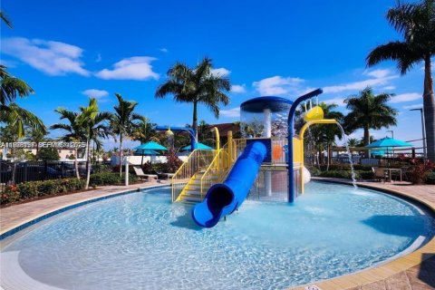 Touwnhouse à louer à Hialeah, Floride: 3 chambres, 152.73 m2 № 1995940 - photo 26