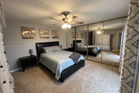 Touwnhouse à vendre à Fort Myers, Floride: 3 chambres, 127.37 m2 № 1979862 - photo 4