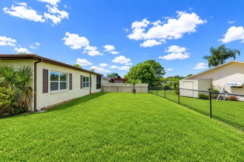 Villa ou maison à vendre à Port Richey, Floride: 3 chambres, 135.92 m2 № 2286947 - photo 10