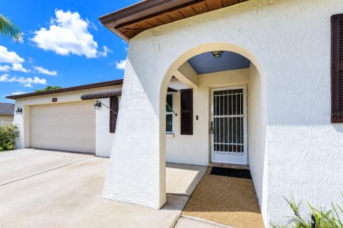 Villa ou maison à vendre à Port Richey, Floride: 3 chambres, 135.92 m2 № 2286947 - photo 4