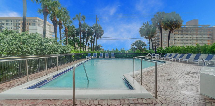 Condo in Hillsboro Beach, Florida, 3 bedrooms  № 1228596