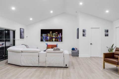 Villa ou maison à vendre à Cooper City, Floride: 4 chambres, 216.74 m2 № 1987832 - photo 13