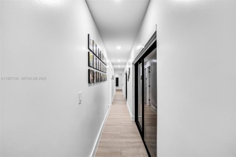 Villa ou maison à vendre à Cooper City, Floride: 4 chambres, 216.74 m2 № 1987832 - photo 15