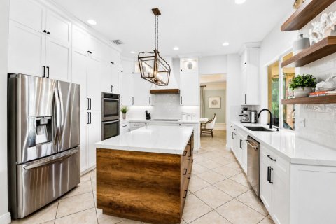House in Boynton Beach, Florida 6 bedrooms, 404.68 sq.m. № 2177620 - photo 14
