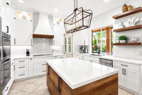 House in Boynton Beach, Florida 6 bedrooms, 404.68 sq.m. № 2177620 - photo 13