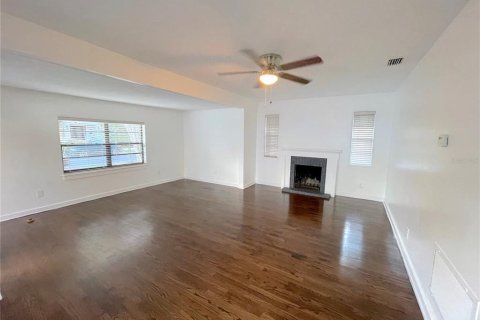 House in Orlando, Florida 3 bedrooms, 118.17 sq.m. № 1857618 - photo 6