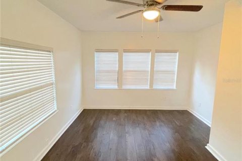 House in Orlando, Florida 3 bedrooms, 118.17 sq.m. № 1857618 - photo 11