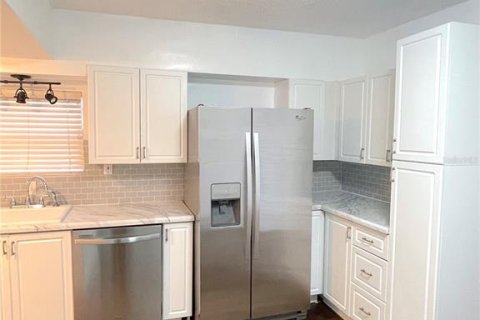 House in Orlando, Florida 3 bedrooms, 118.17 sq.m. № 1857618 - photo 10