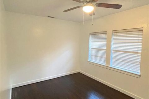 House in Orlando, Florida 3 bedrooms, 118.17 sq.m. № 1857618 - photo 13