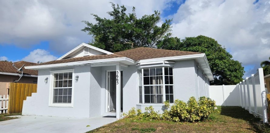 Villa ou maison à Boynton Beach, Floride 3 chambres, 104.52 m2 № 2089672