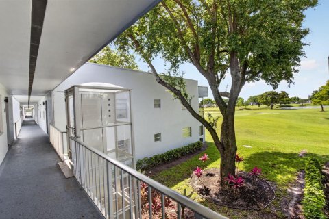 Condo in Delray Beach, Florida, 2 bedrooms  № 2251540 - photo 3