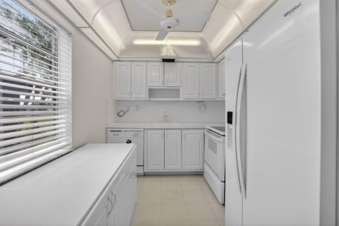 Condo in Delray Beach, Florida, 2 bedrooms  № 2251540 - photo 7