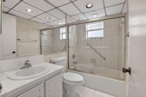 Condo in Delray Beach, Florida, 2 bedrooms  № 2251540 - photo 10