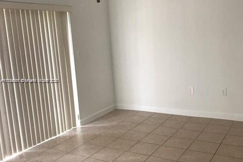 Townhouse in Homestead, Florida 3 bedrooms, 108.6 sq.m. № 1763618 - photo 5