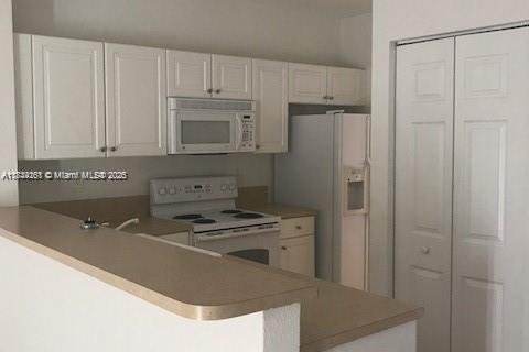 Townhouse in Homestead, Florida 3 bedrooms, 108.6 sq.m. № 1763618 - photo 6