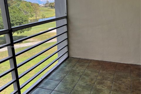 Copropriété à vendre à Davie, Floride: 2 chambres, 72 m2 № 1696512 - photo 10
