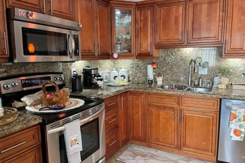 Condominio en venta en Hallandale Beach, Florida, 2 dormitorios, 95.41 m2 № 1979305 - foto 5