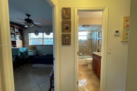 Condominio en venta en Hallandale Beach, Florida, 2 dormitorios, 95.41 m2 № 1979305 - foto 21