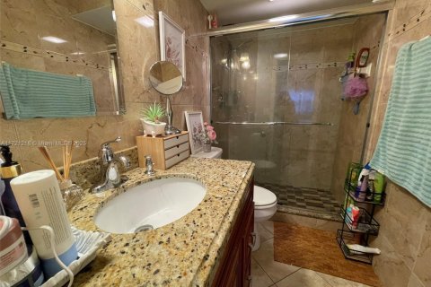 Condominio en venta en Hallandale Beach, Florida, 2 dormitorios, 95.41 m2 № 1979305 - foto 30