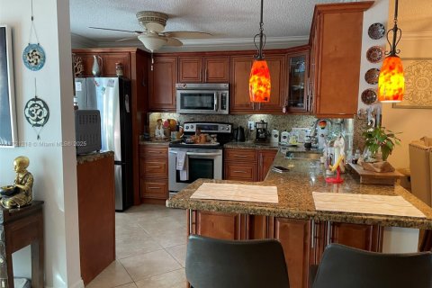Condominio en venta en Hallandale Beach, Florida, 2 dormitorios, 95.41 m2 № 1979305 - foto 14