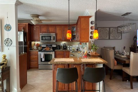 Condominio en venta en Hallandale Beach, Florida, 2 dormitorios, 95.41 m2 № 1979305 - foto 9