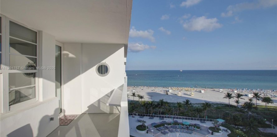 Studio in the Condo in Miami Beach, Florida № 1982389