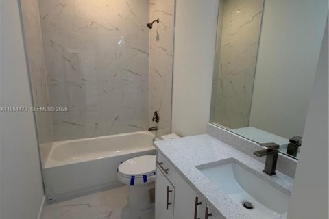 House in Lehigh Acres, Florida 3 bedrooms № 2043156 - photo 13