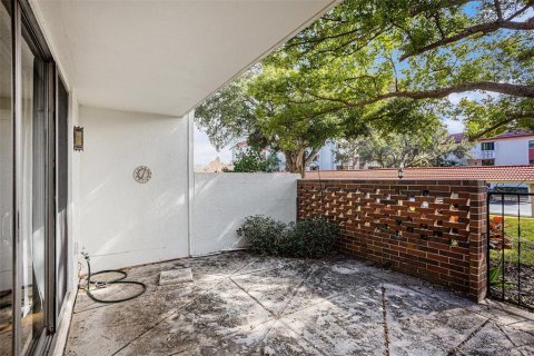 Condo in Clearwater, Florida, 1 bedroom  № 1608674 - photo 26