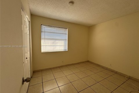 Condominio en alquiler en Coral Springs, Florida, 2 dormitorios, 71.35 m2 № 2056692 - foto 5