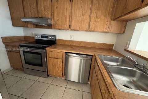 Condominio en Coral Springs, Florida, 2 dormitorios  № 2056692