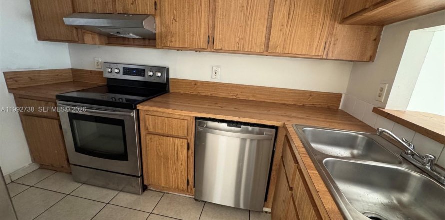 Condominio en Coral Springs, Florida, 2 dormitorios  № 2056692