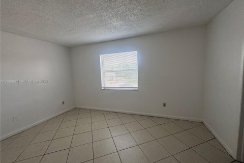 Apartment in North Miami, Florida 1 bedroom, 69.68 sq.m. № 2376062 - photo 6