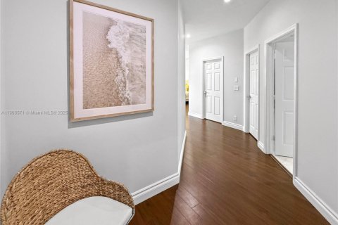 Villa ou maison à louer à Weston, Floride: 5 chambres, 372.17 m2 № 1957134 - photo 25