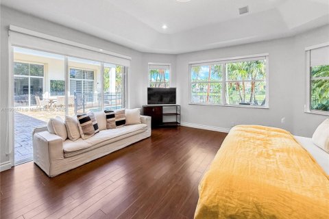 Villa ou maison à louer à Weston, Floride: 5 chambres, 372.17 m2 № 1957134 - photo 28