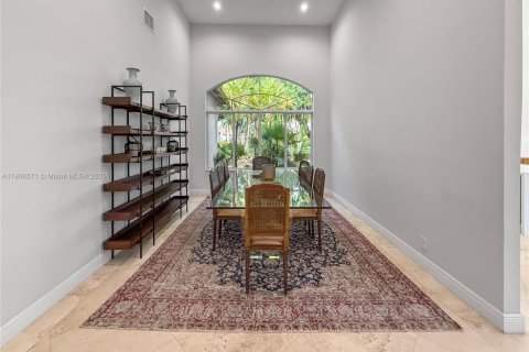 Villa ou maison à louer à Weston, Floride: 5 chambres, 372.17 m2 № 1957134 - photo 22