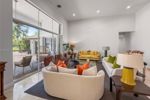 Villa ou maison à louer à Weston, Floride: 5 chambres, 372.17 m2 № 1957134 - photo 9