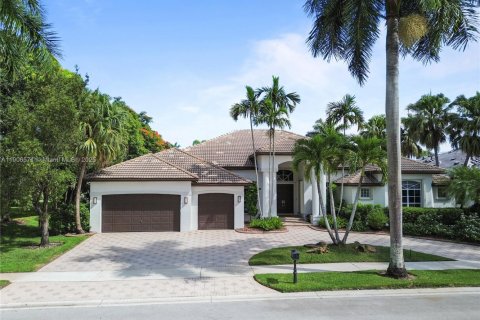 Villa ou maison à louer à Weston, Floride: 5 chambres, 372.17 m2 № 1957134 - photo 3