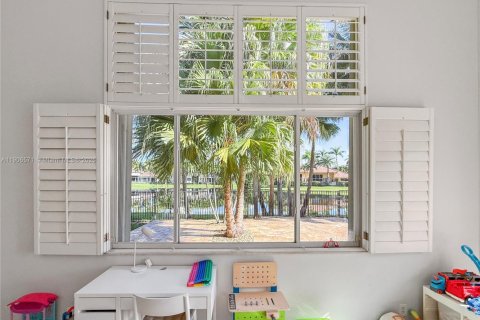 Villa ou maison à louer à Weston, Floride: 5 chambres, 372.17 m2 № 1957134 - photo 19