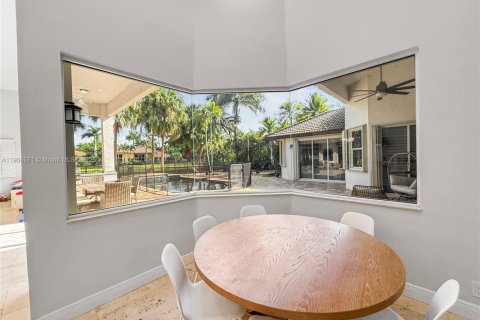 Villa ou maison à louer à Weston, Floride: 5 chambres, 372.17 m2 № 1957134 - photo 21