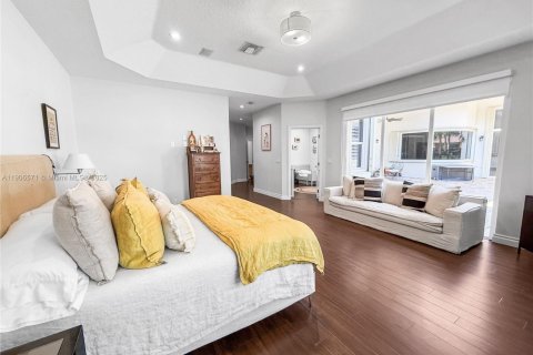 Villa ou maison à louer à Weston, Floride: 5 chambres, 372.17 m2 № 1957134 - photo 29